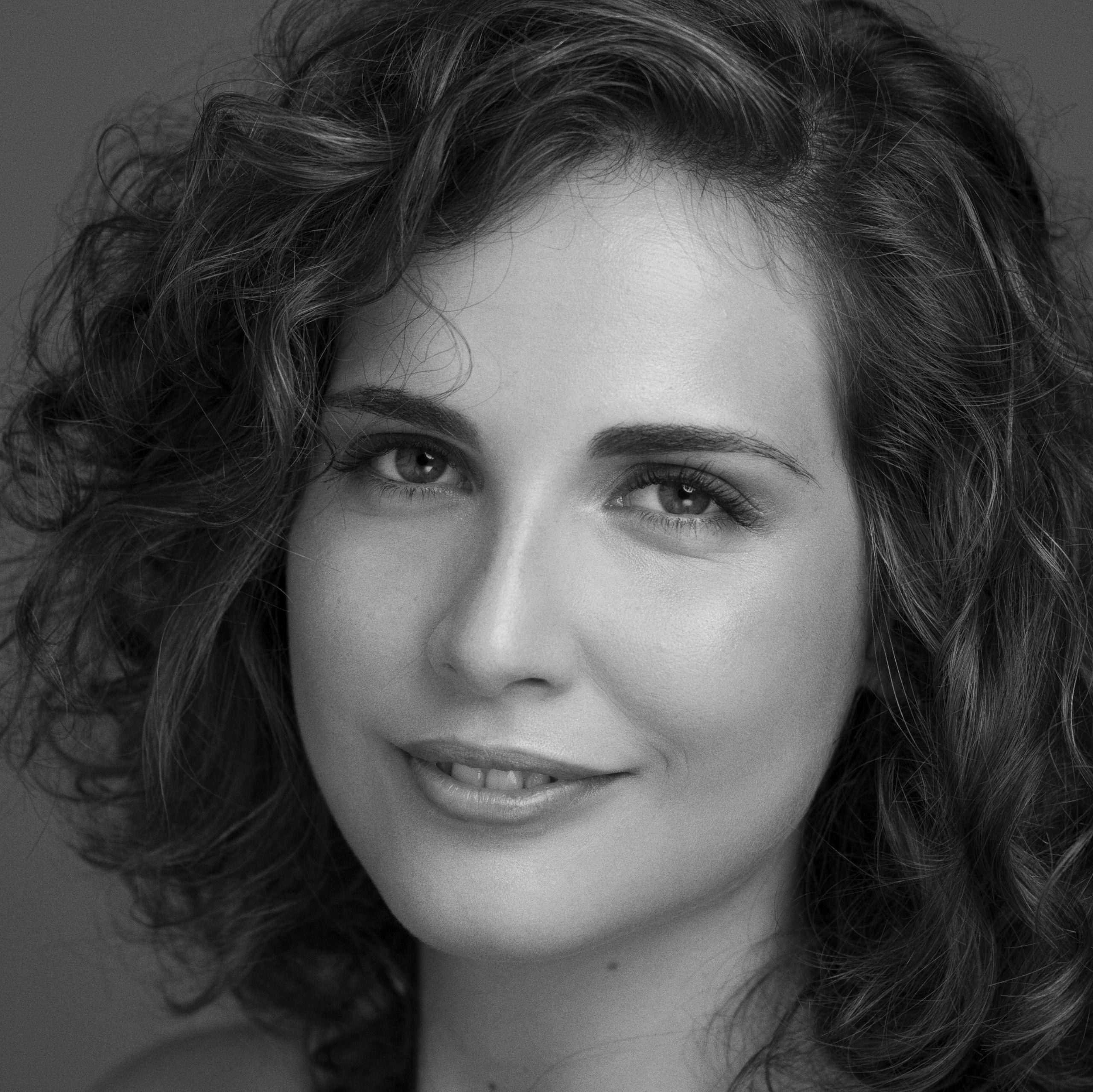Laura compañía